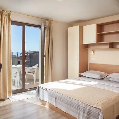 Kate Apartment