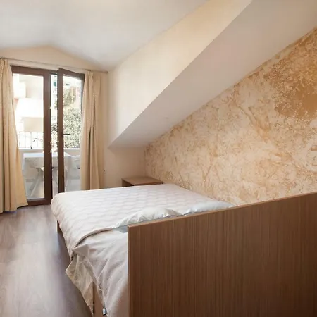 アパート Kate マカルスカ