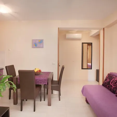 アパート Kate マカルスカ