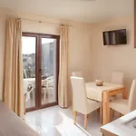 Kate Apartman *